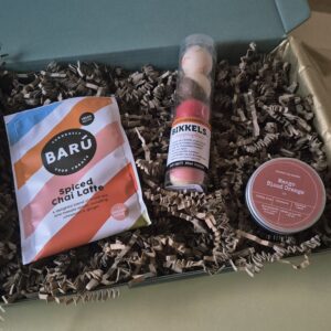 Spiced Chai latte| Bikkels chocolade| Kaarsje